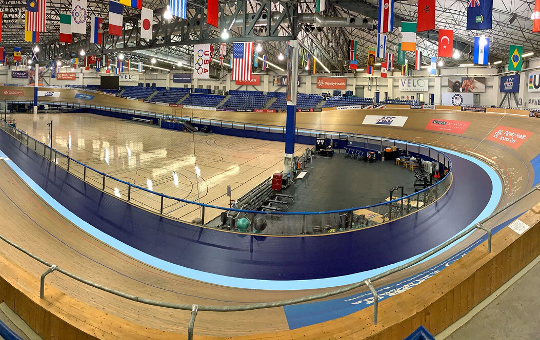 VELO Polideportivo / Velódromo Bahía Sur