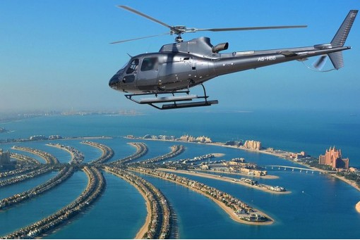Excursiones en helicóptero en Dubai / 12 - 60 min. / 175 - 499 US$.