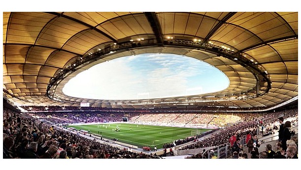Stuttgart: "Stuttgart Arena" / alias Mercedes Benz Arena / aforo 54.000